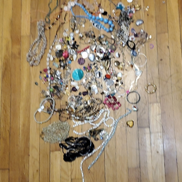 None Jewelry - 200 + arts & crafts earrings necklaces jewelry +++